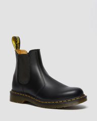 2976 yellow stitch smooth leather chelsea boots
