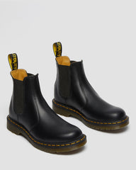 2976 yellow stitch smooth leather chelsea boots